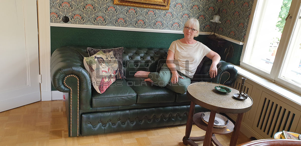 Sofa Chesterfield Classic rozkładana podwójny pik pod siedziskiem, skóra naturalna ciemnozielona