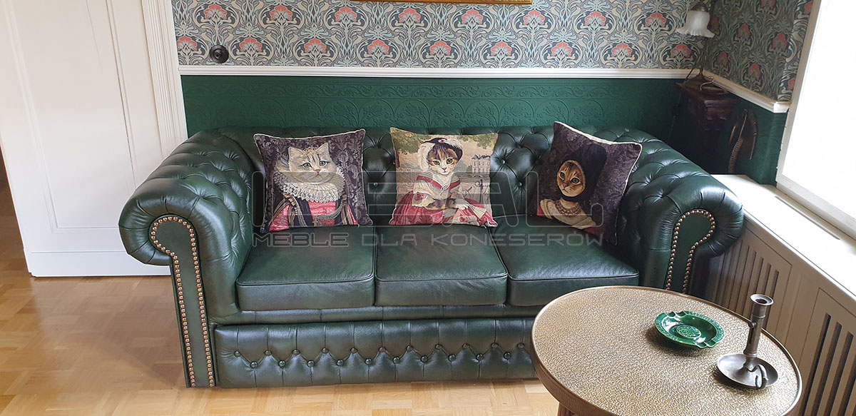 Sofa Chesterfield Classic rozkładana w ciemnozielonej skórze