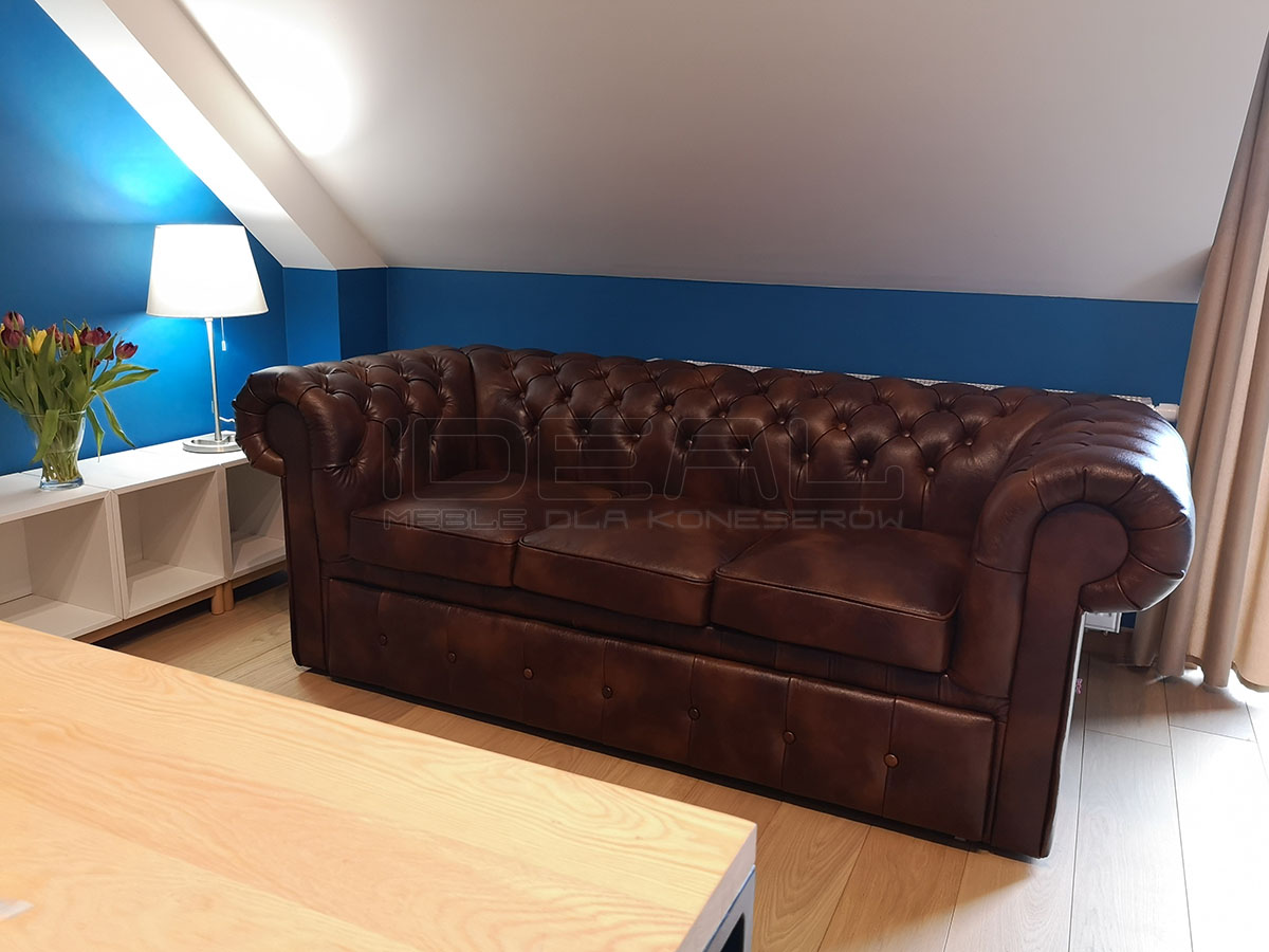 Sofa Chesterfield Classic w skórze naturalnej rozkładana dla 3 osób