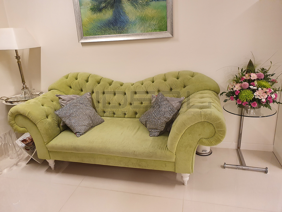 Sofa Chesterfield Madame 3 w zielonym pluszu z oparciem fala